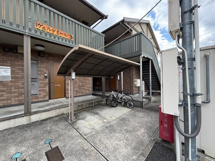 物件外観写真4　(駐輪場)