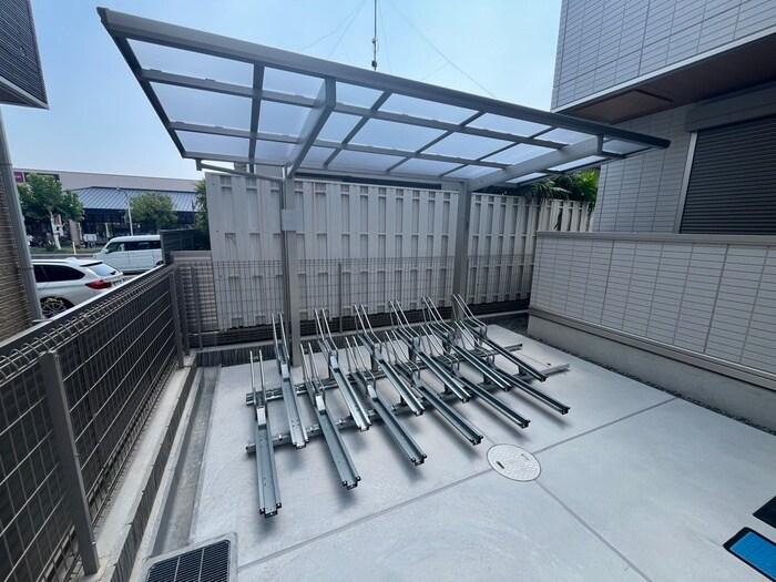 物件外観写真3　(駐輪場)