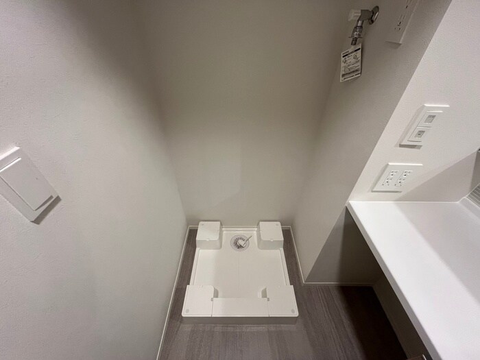 物件内観写真11　(洗濯機置場)