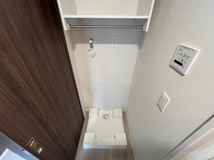 物件内観写真13　(洗濯機置場)