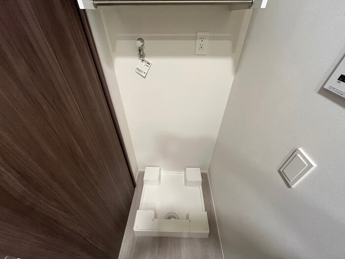 物件内観写真17　(洗濯機置場)