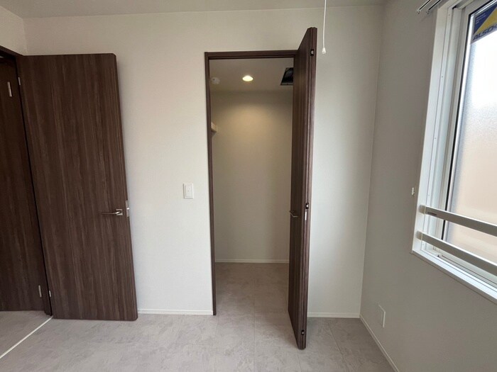 物件内観写真18　(収納)