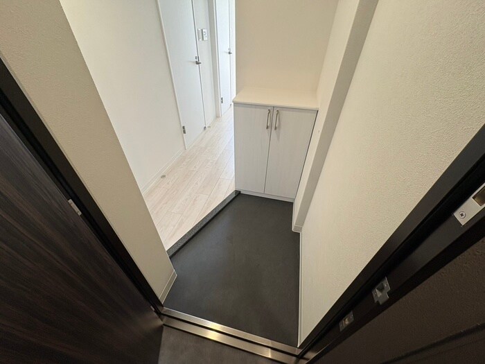 物件内観写真16　(玄関)