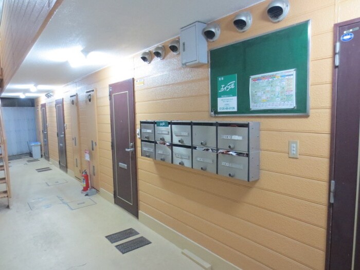 物件外観写真3　(エントランス部分)