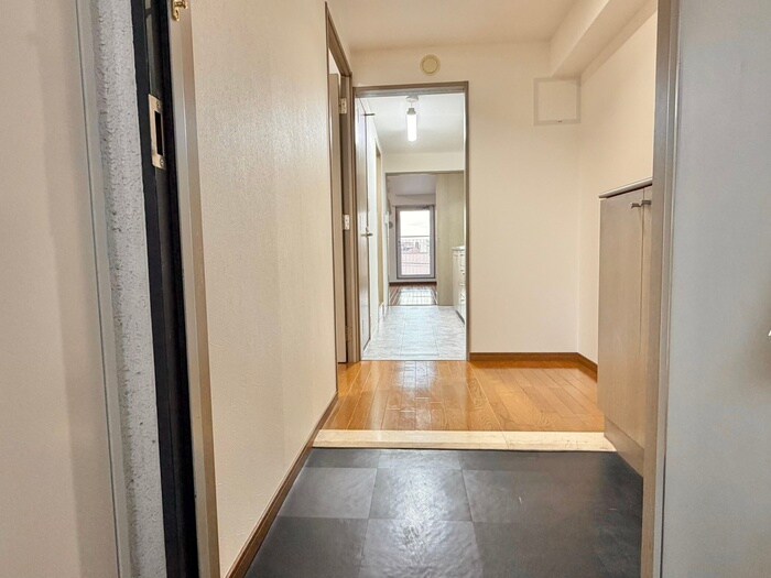 物件内観写真14　(廊下)