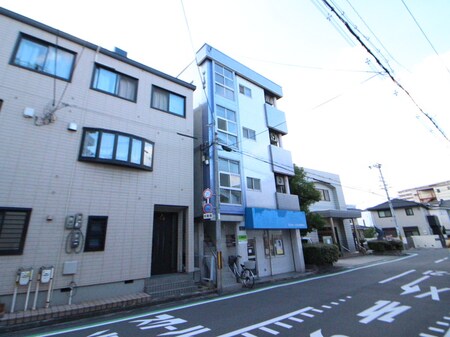 U・Iビル外観写真