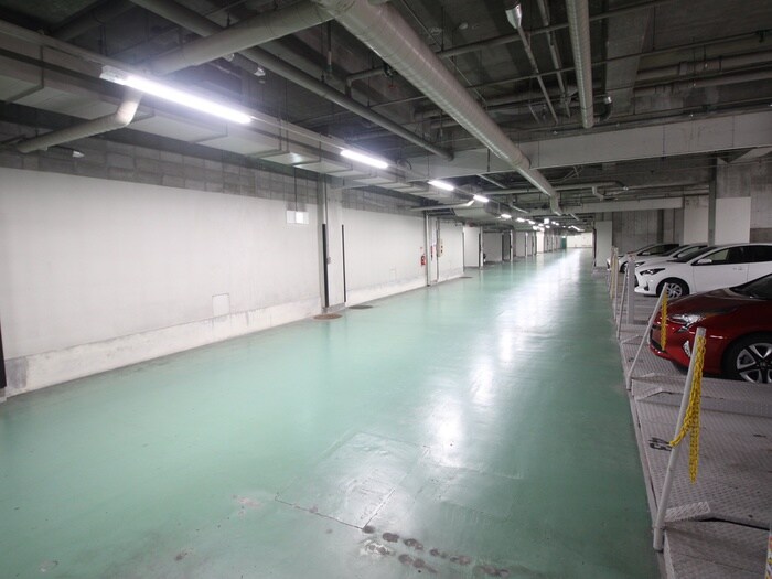 物件外観写真4　(駐車場)