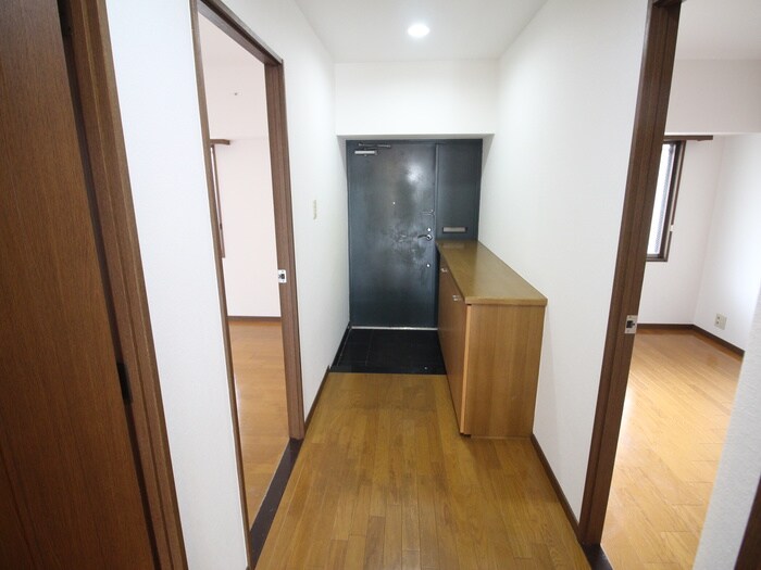 物件内観写真19　(玄関)