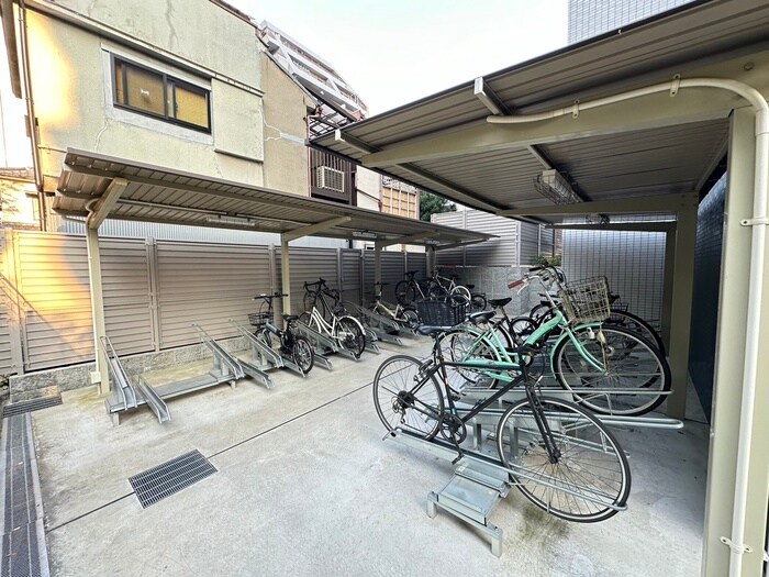 物件外観写真3　(駐輪場)