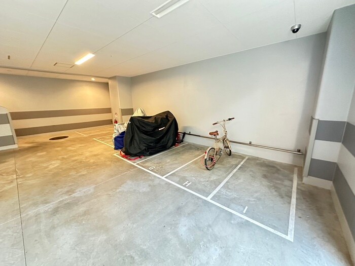 物件外観写真5　(バイク置き場)