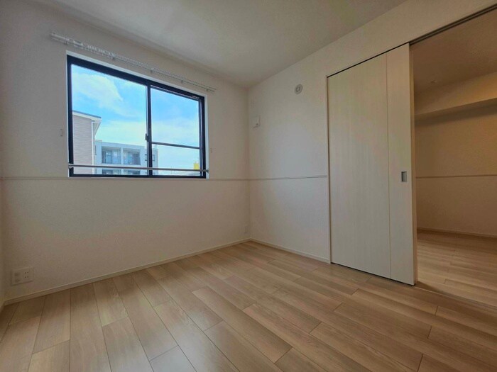 物件内観写真11　(居室)