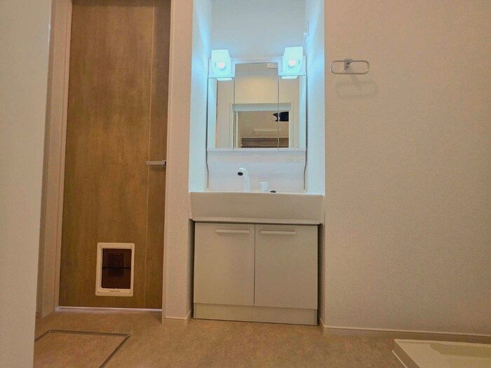 物件内観写真12　(洗面)