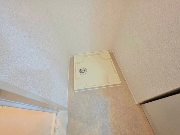 物件内観写真13　(洗濯機置場)