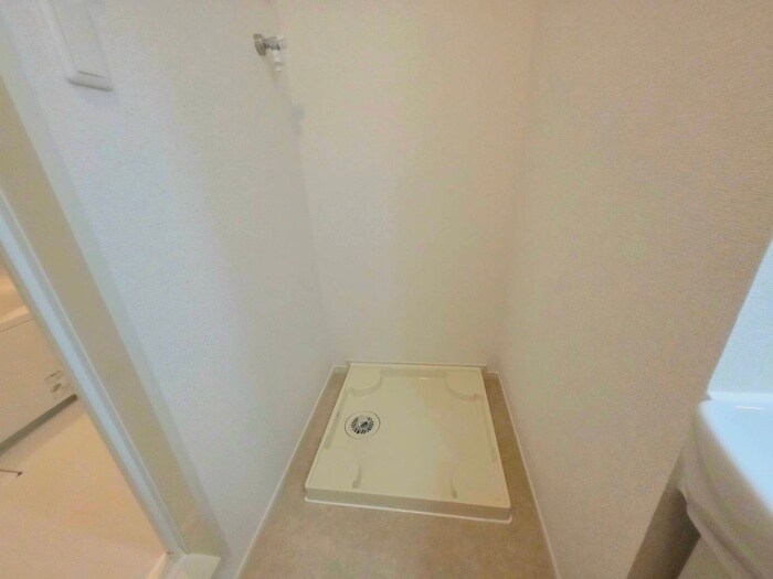 物件内観写真15　(洗濯機置場)