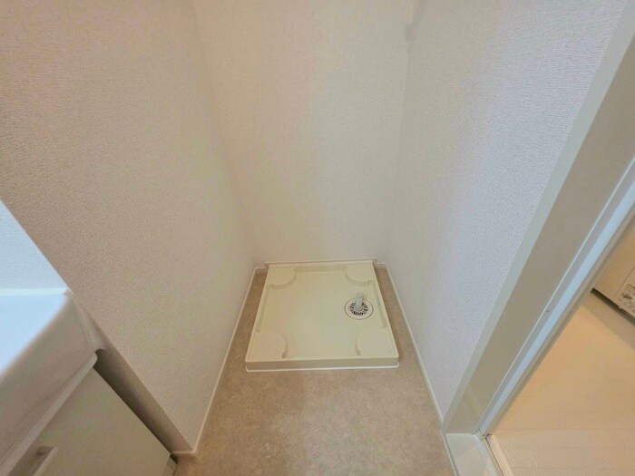 物件内観写真16　(洗濯機置場)