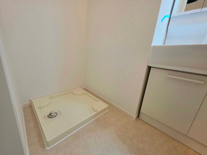 物件内観写真16　(洗濯機置場)