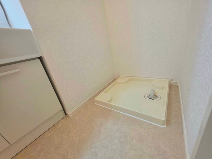 物件内観写真16　(洗濯機置場)