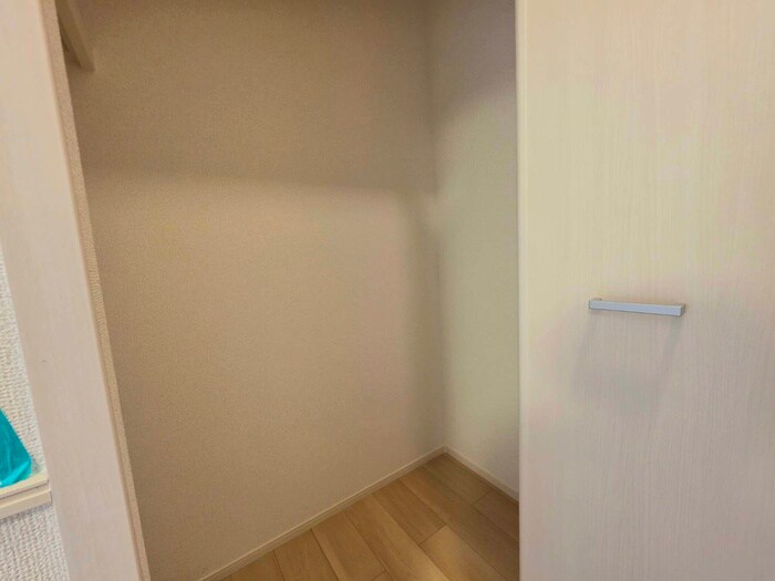 物件内観写真18　(収納)