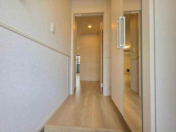 物件内観写真19　(玄関)