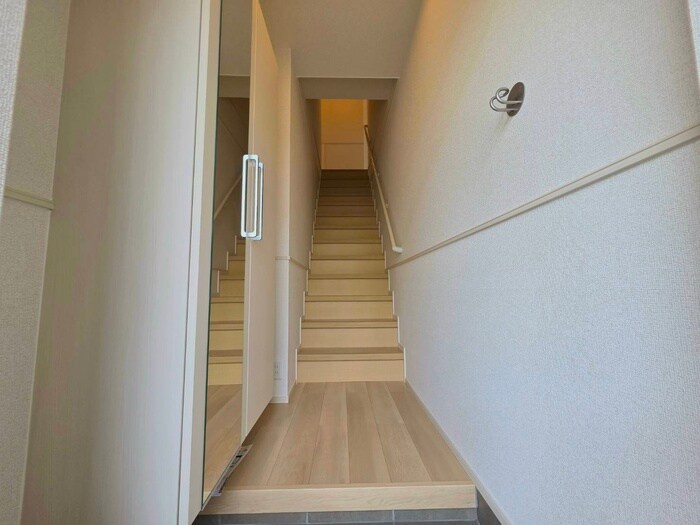 物件内観写真19　(玄関)