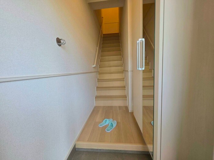 物件内観写真19　(玄関)