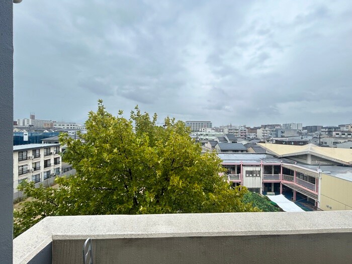 物件内観写真14　(室内からの展望)