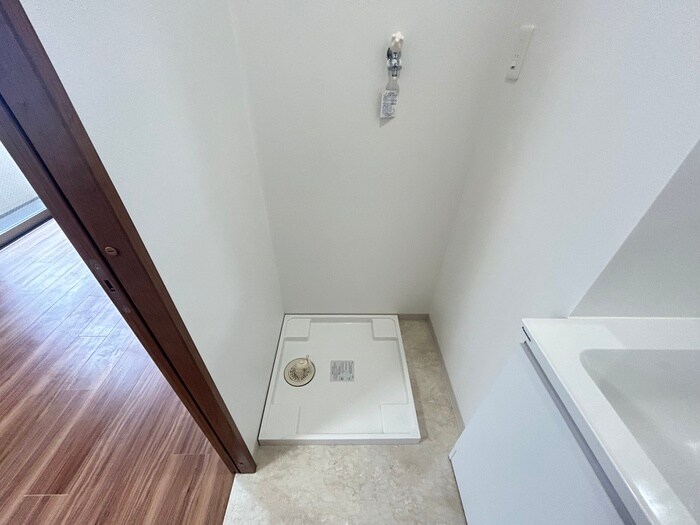 物件内観写真17　(洗濯機置場)