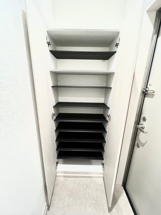 物件内観写真6　(靴箱)