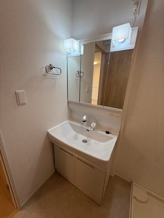 物件内観写真11　(洗面)