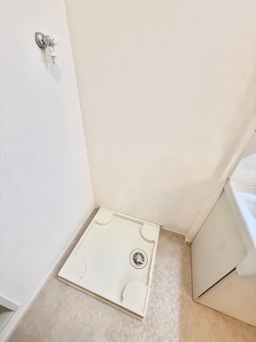 物件内観写真12　(洗濯機置場)