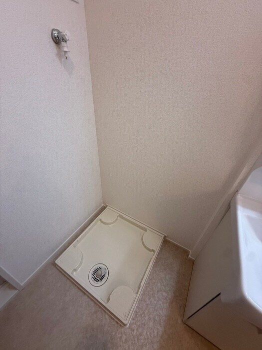 物件内観写真12　(洗濯機置場)