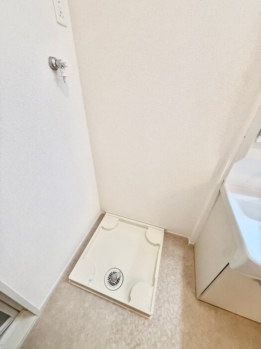 物件内観写真16　(洗濯機置場)