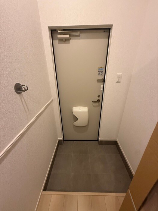 物件内観写真17　(玄関)