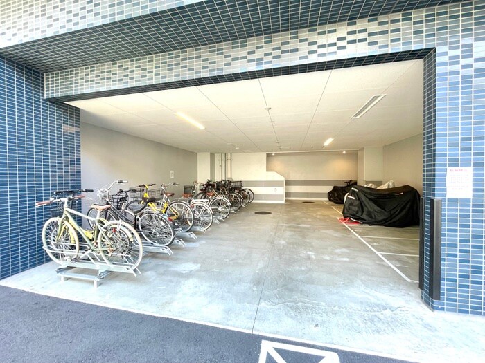 物件外観写真6　(駐輪場)