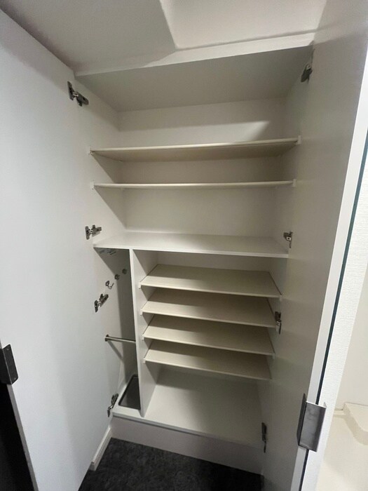 物件内観写真18　(靴箱)