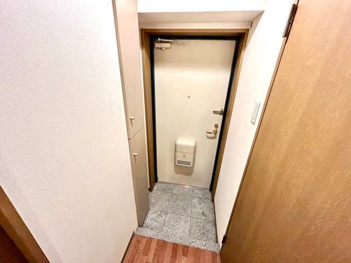 物件内観写真18　(玄関)