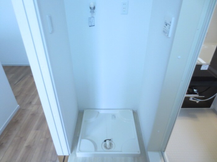 物件内観写真13　(洗濯機置場)