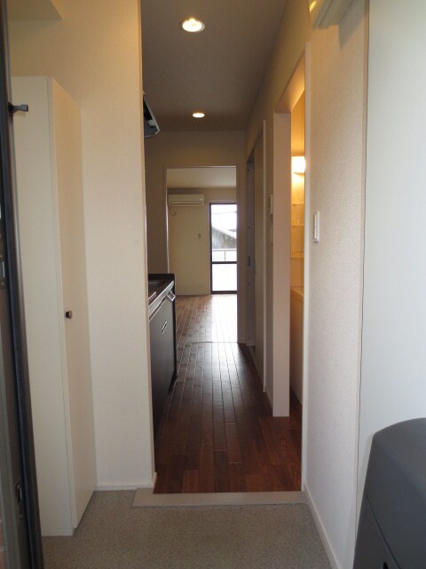 物件内観写真16　(玄関)