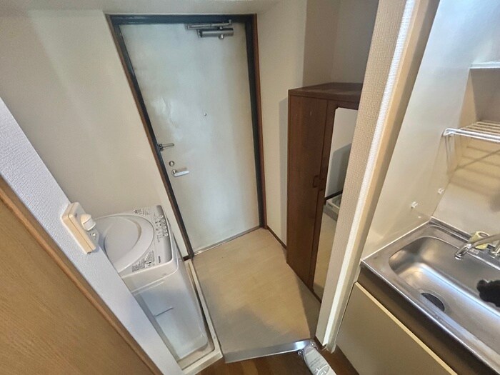 物件内観写真7　(玄関)