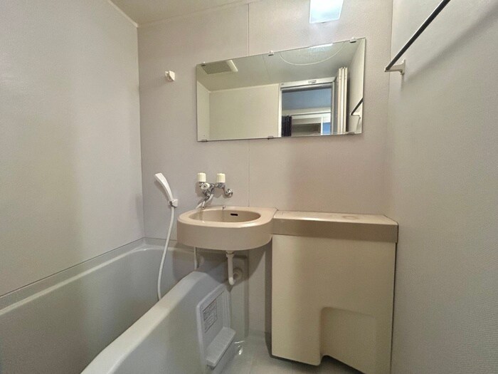 物件内観写真16　(洗面)