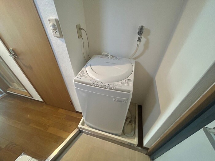 物件内観写真18　(洗濯機置場)