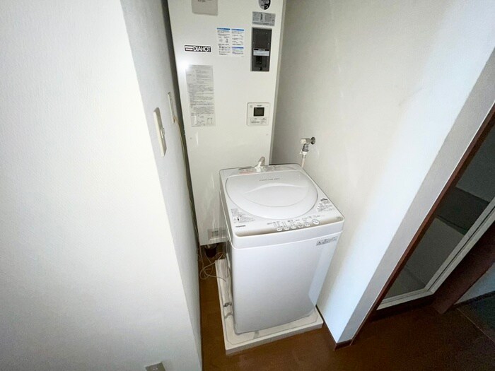 物件内観写真14　(洗濯機置場)