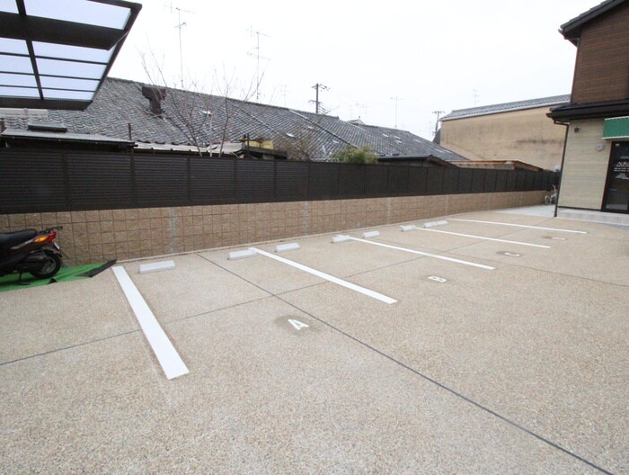 物件外観写真4　(駐輪場)