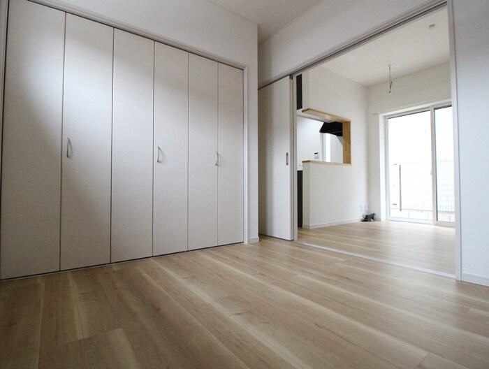 物件内観写真11　(室内からの展望)