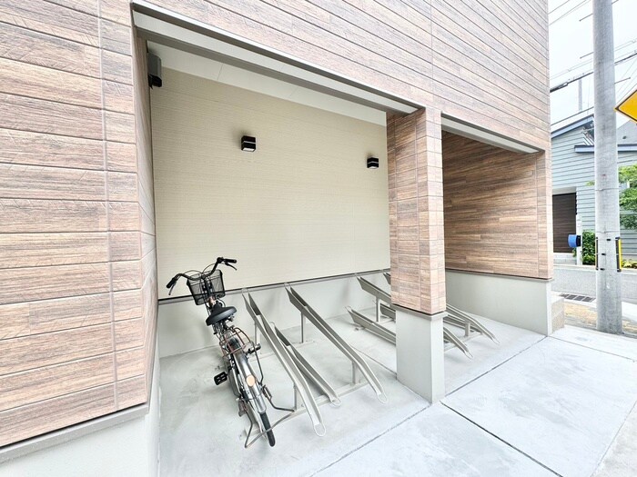 物件外観写真3　(駐輪場)