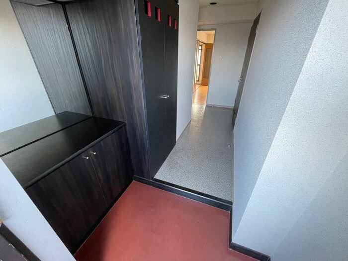 物件内観写真6　(玄関)