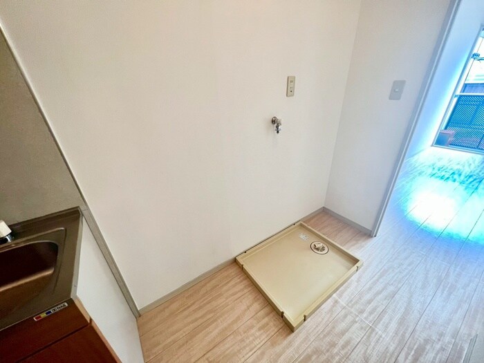 物件内観写真16　(洗濯機置場)