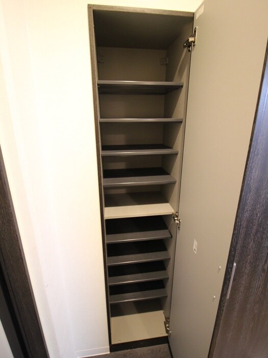 物件内観写真15　(靴箱)