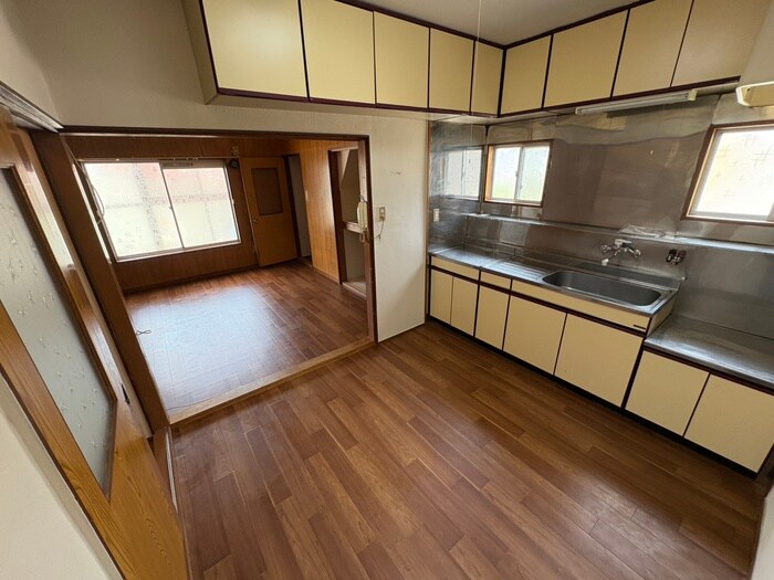 物件内観写真3　(居室)