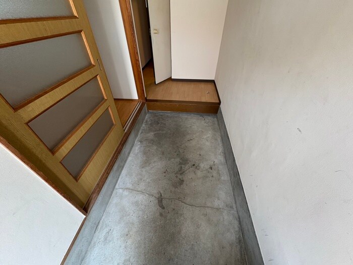 物件内観写真16　(玄関)